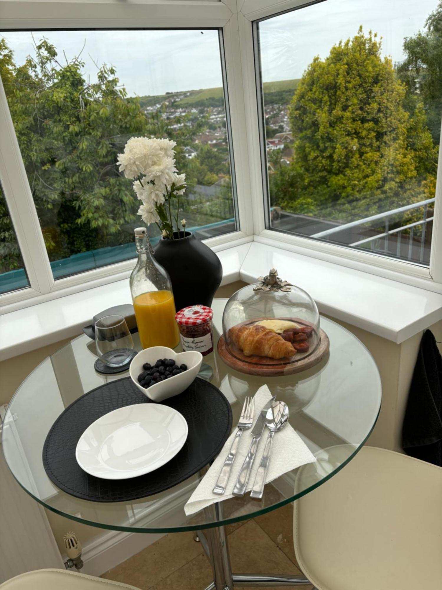 Saltdean Heights Apartment Bagian luar foto
